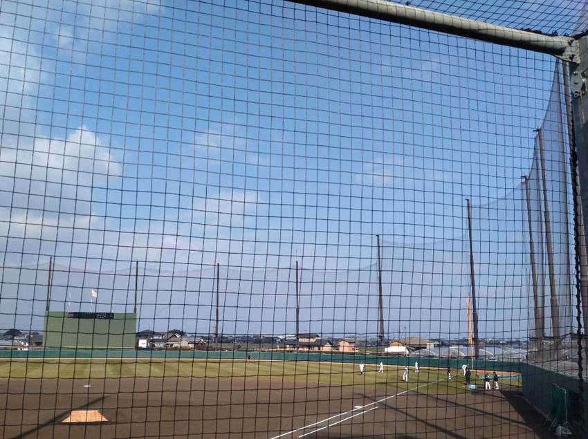 建物, フェンス, タイル張り, ワイヤー が含まれている画像
AI 生成コンテンツは誤りを含む可能性があります。