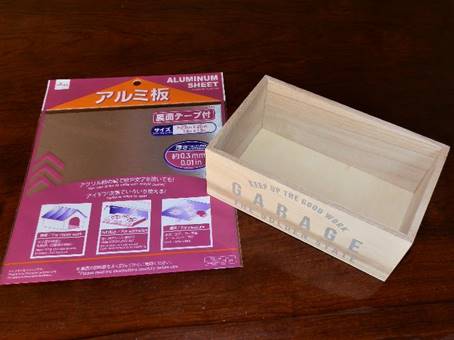 ��̏�ɒu���ꂽ�p���t���b�g

�����x�̐��x�Ŏ����I�ɐ������ꂽ����