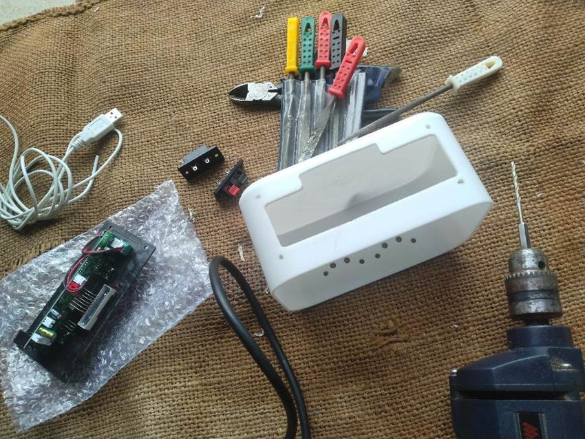 ����, �e�[�u��, ����, �g�ѓd�b ���܂܂�Ă���摜

AI �ɂ���Đ������ꂽ�R���e���c�͊Ԉ���Ă���\��������܂��B