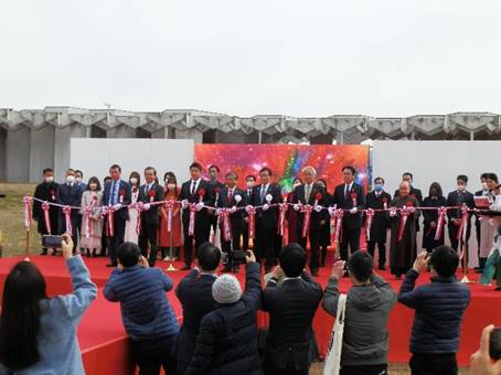 �Q�O�̑O�ɗ����Ă���l����

�����x�̐��x�Ŏ����I�ɐ������ꂽ����