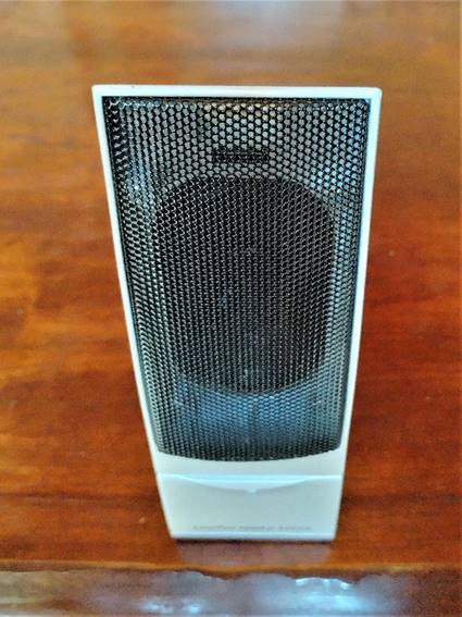 �ؐ��e�[�u���̏�ɂ��郉�b�v�g�b�v

�Ⴂ���x�Ŏ����I�ɐ������ꂽ����