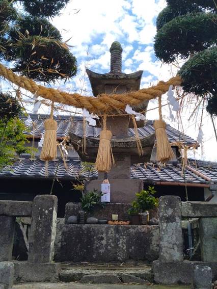 ���O, ����, �e�[�u��, ���� ���܂܂�Ă���摜

�����I�ɐ������ꂽ����