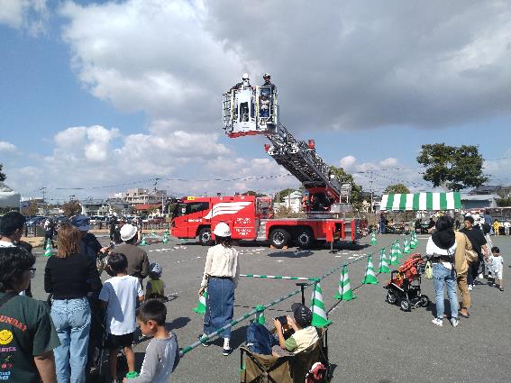 ���O, �l, ���O, ���H ���܂܂�Ă���摜

�����I�ɐ������ꂽ����