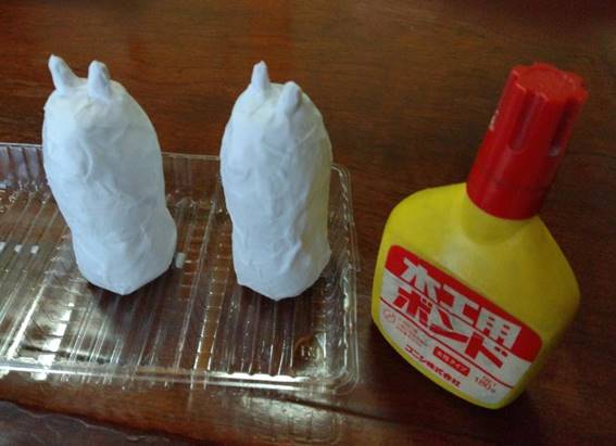 �e�[�u���̏�̐H�ו�

�����I�ɐ������ꂽ����