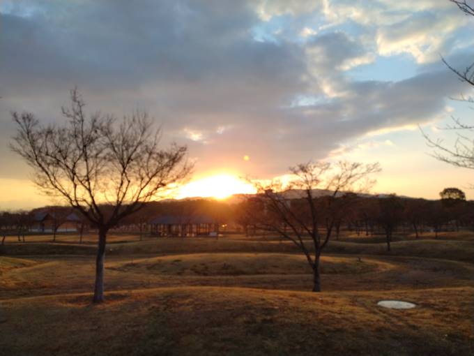 �[���ɉf�鑐��

�����x�̐��x�Ŏ����I�ɐ������ꂽ����