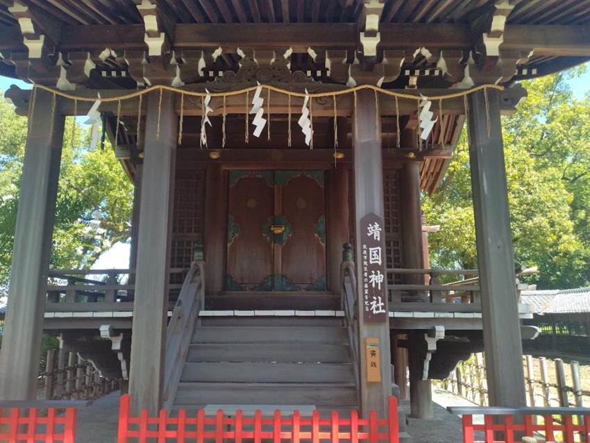 ����, �e�[�u��, �֎q, ���� ���܂܂�Ă���摜

AI �����R���e���c�͌����܂މ\��������܂��B