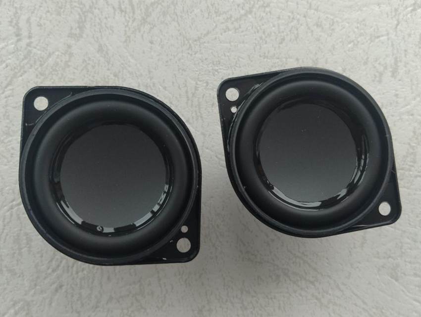 �X�s�[�J�[�̔����ʐ^

AI �����R���e���c�͌����܂މ\��������܂��B