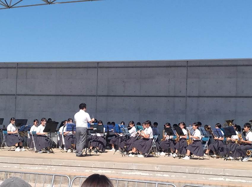 ���O, ����, �l, ���O ���܂܂�Ă���摜

AI �����R���e���c�͌����܂މ\��������܂��B