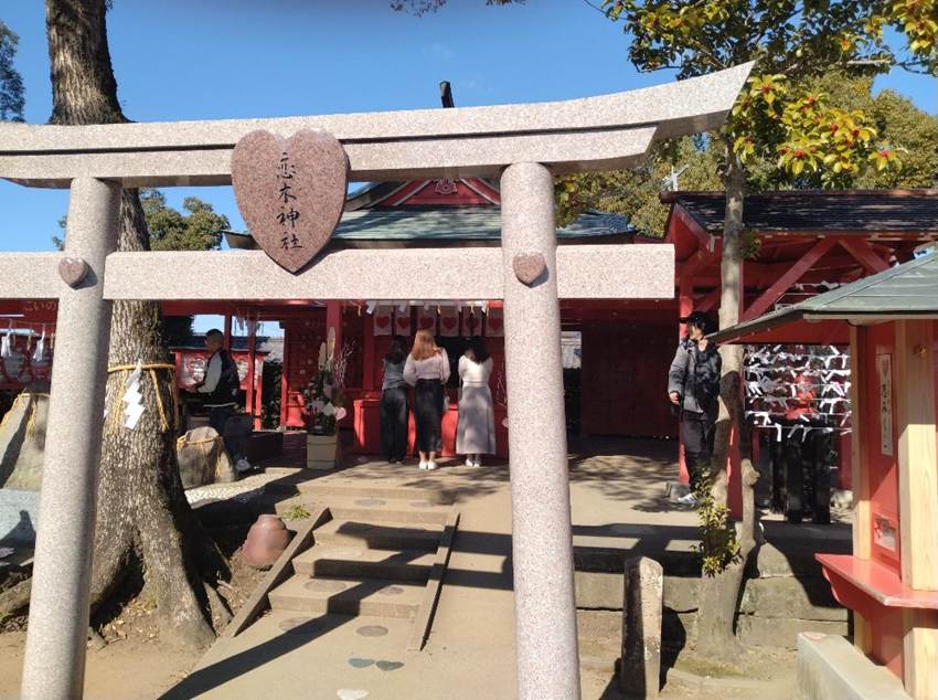 ���O, ����, �x���`, ���� ���܂܂�Ă���摜

AI �����R���e���c�͌����܂މ\��������܂��B