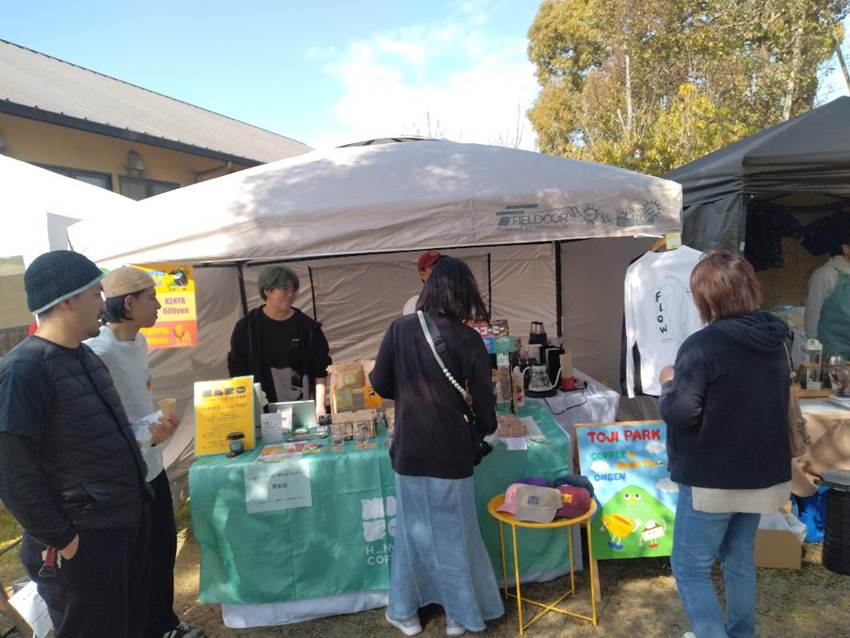 �P�������Ă���l����

AI �����R���e���c�͌����܂މ\��������܂��B