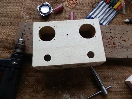 �e�[�u��, ����, �ؐ�, �L�b�`�� ���܂܂�Ă���摜

�����I�ɐ������ꂽ����