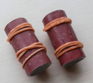 �e�[�u��, ����, ��i, �y�A ���܂܂�Ă���摜

�����I�ɐ������ꂽ����